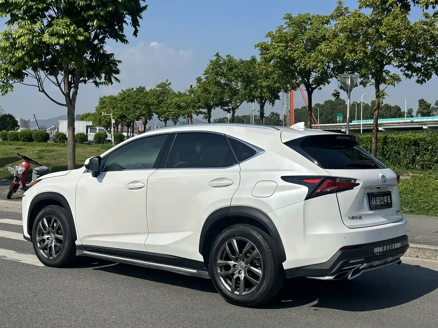 Lexus NX 2015 200t AWD F Sport фото 6