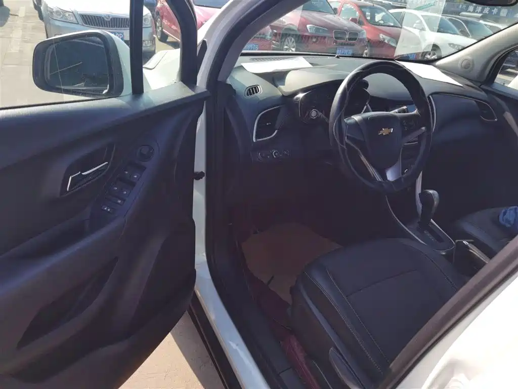 Chevrolet Trax 2018 330T Automatic 2WD Luxury фото 13