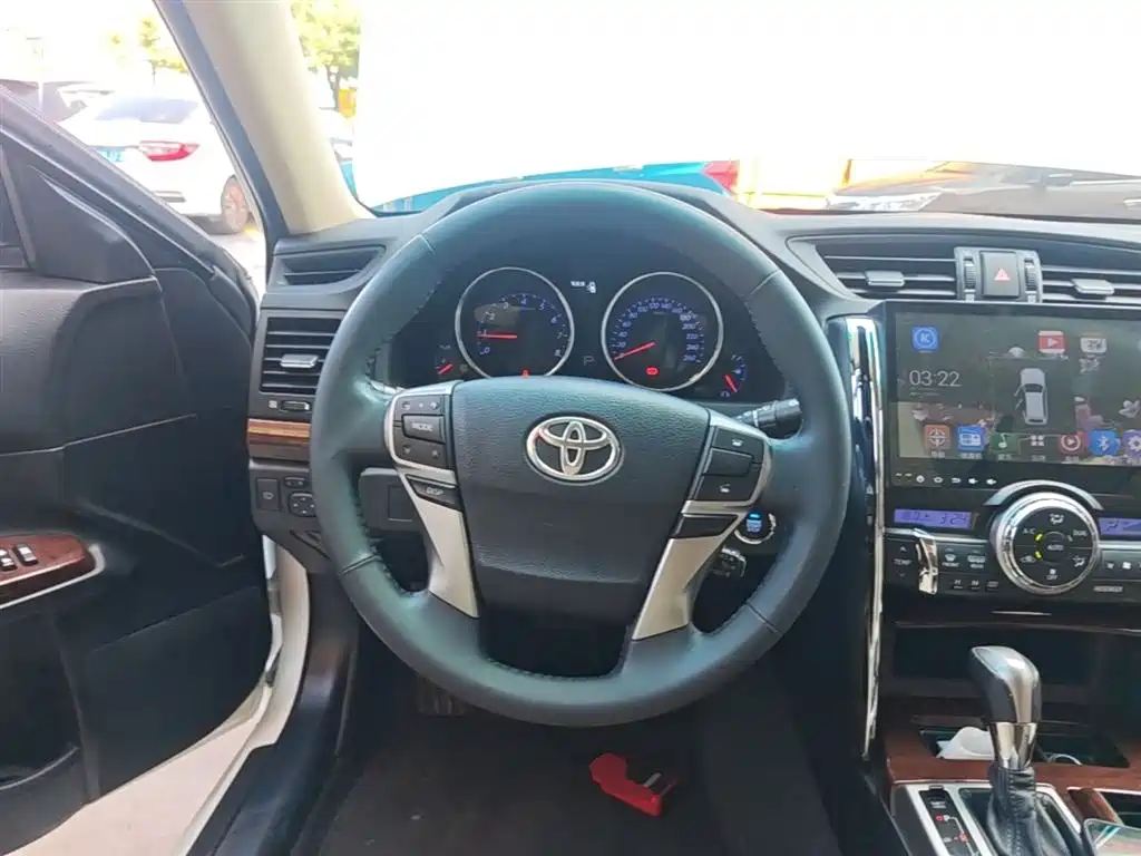 Toyota Reiz 2013 2.5V Premium Edition фото 11
