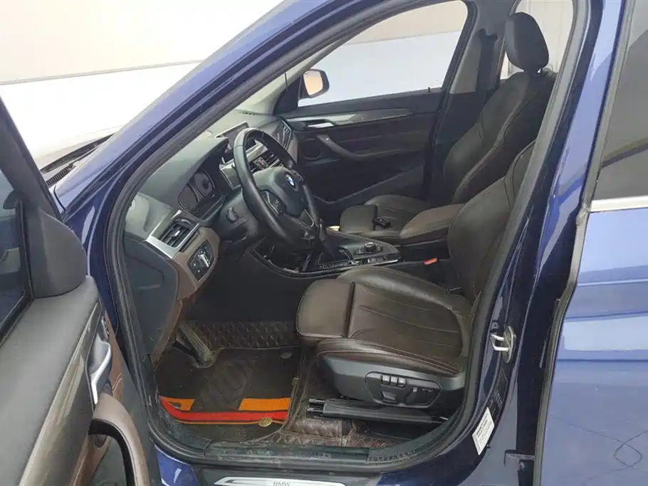 BMW X1 2019 sDrive18Li Premium Model фото 9