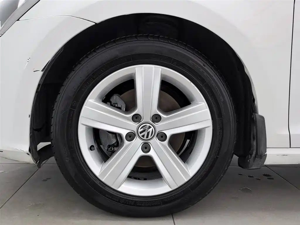 Volkswagen Golf 2015 1.6L Automatic Comfort фото 17