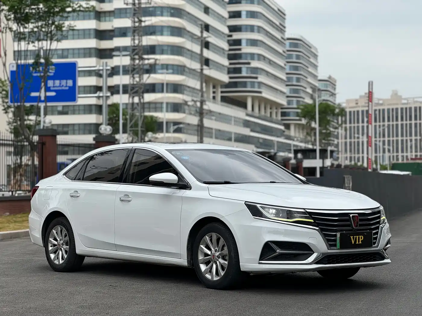 ROEWE I6 NEW ENERGY