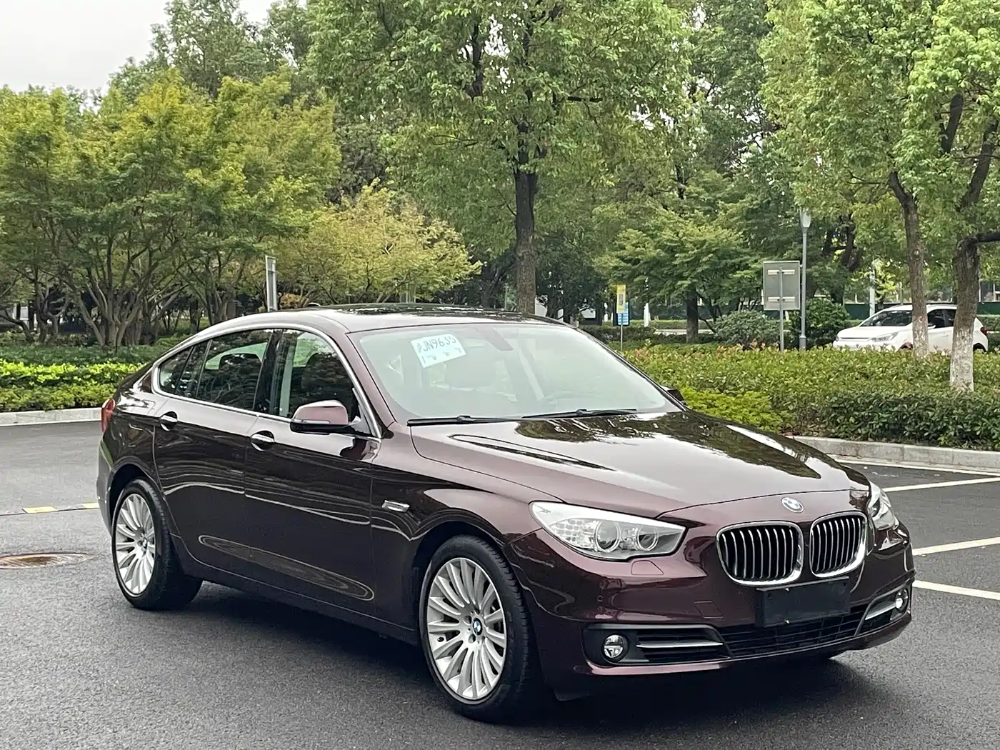 BMW 5 Series GT 2014 535i Leading фото 3