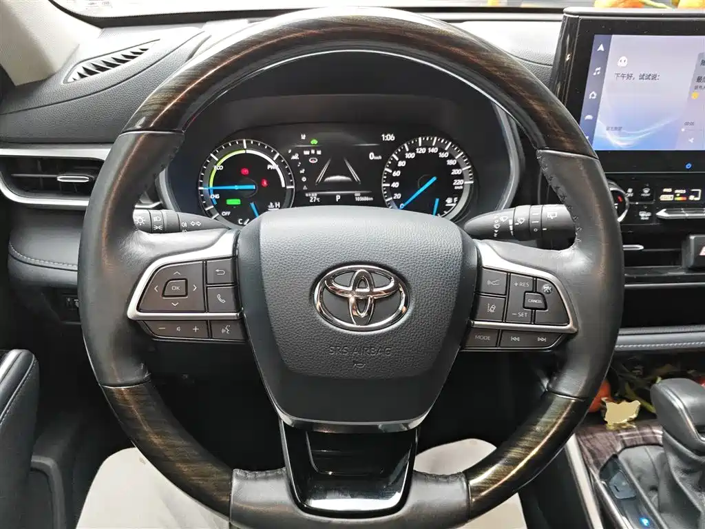 TOYOTA HIGHLANDER
