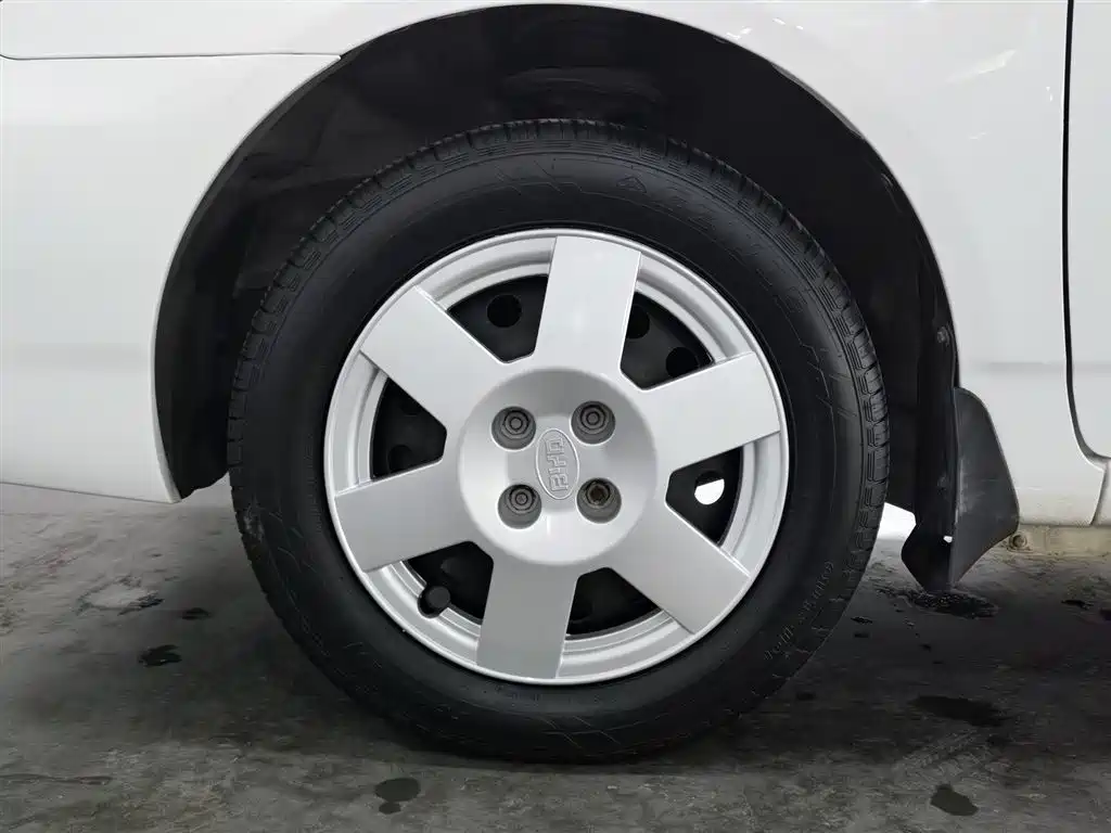 BYD F3 2012 Energy-saving Edition 1.5L Manual Comfort фото 17