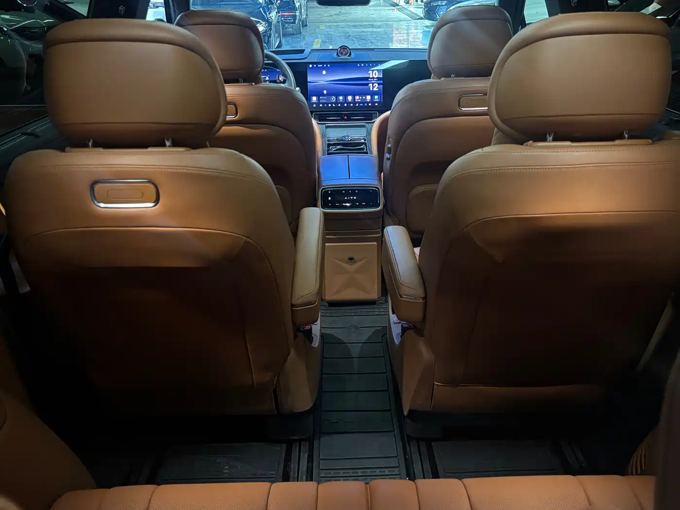 AITO Wenjie AITO M9 2024 Extended Range Ultra 42kWh 6-Seater фото 19