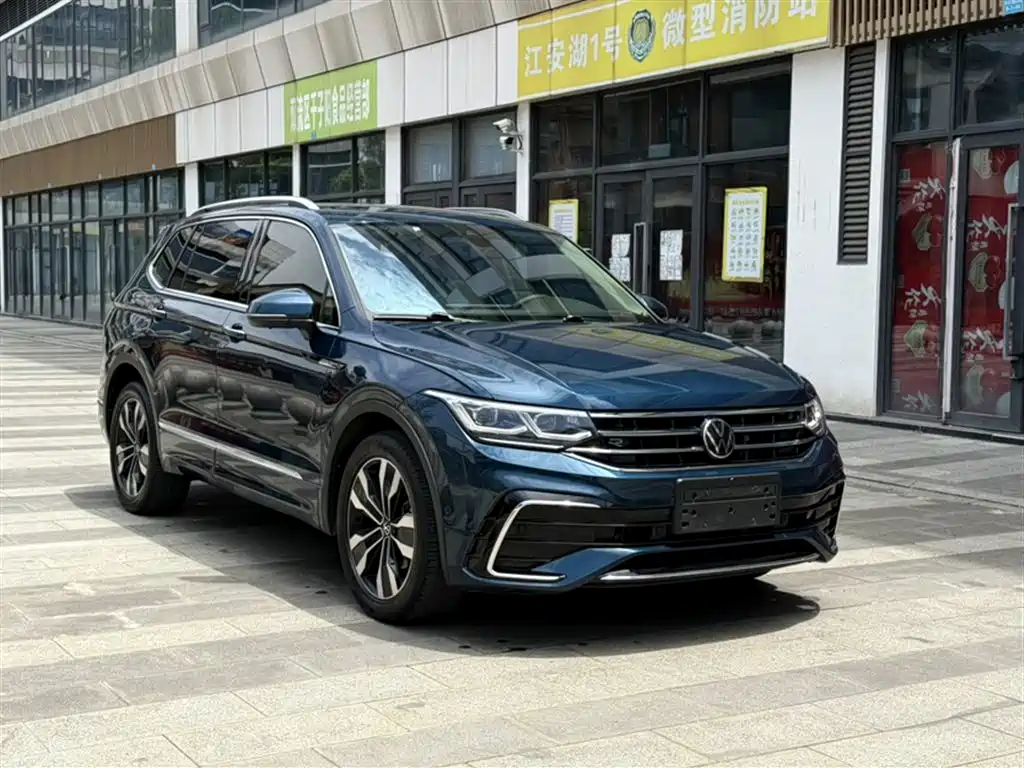 Volkswagen Tiguan L 2023 380TSI 4WD R-Line Flagship 7-seater фото 9