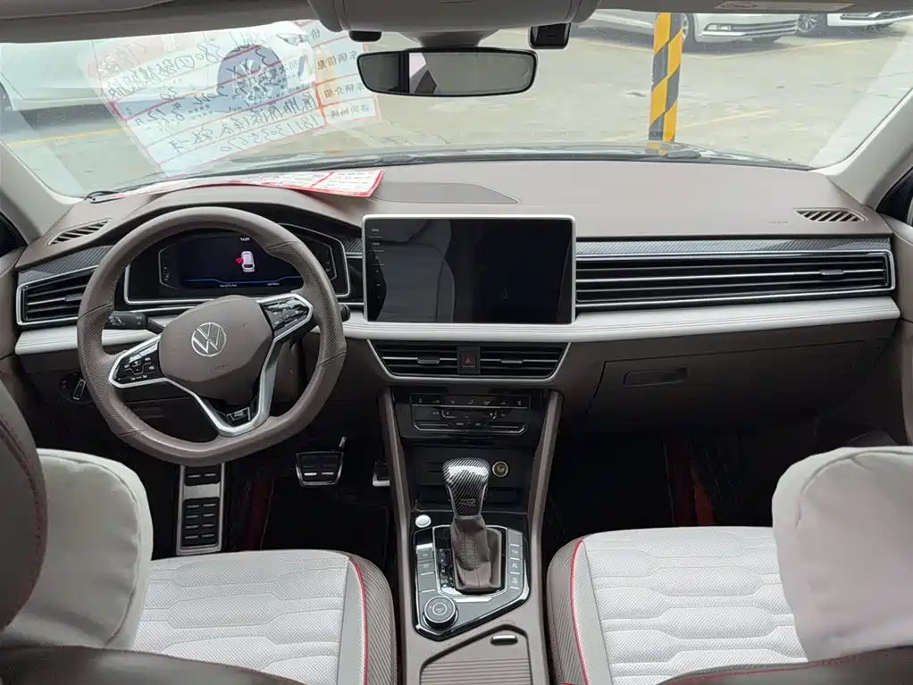 Volkswagen Tiguan L 2023 380TSI 4WD R-Line Flagship 7-seater фото 16