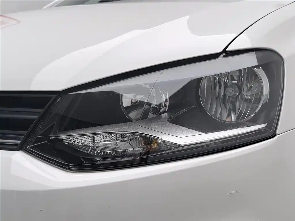 Volkswagen Polo 2018 1.5L Auto Safe Drive фото 7