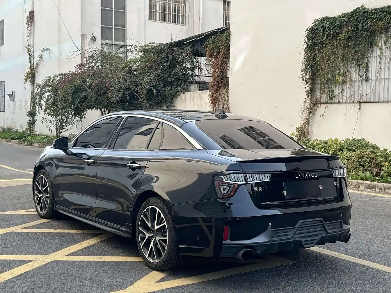 Lynk & Co 03 2018 1.5TD DCT Power Pro Version China V фото 4