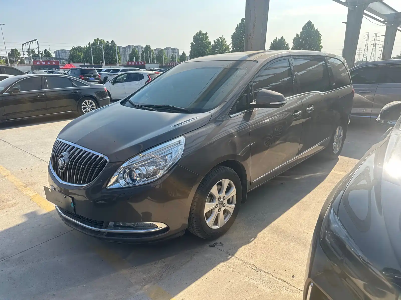 Фото 1 - Buick GL8