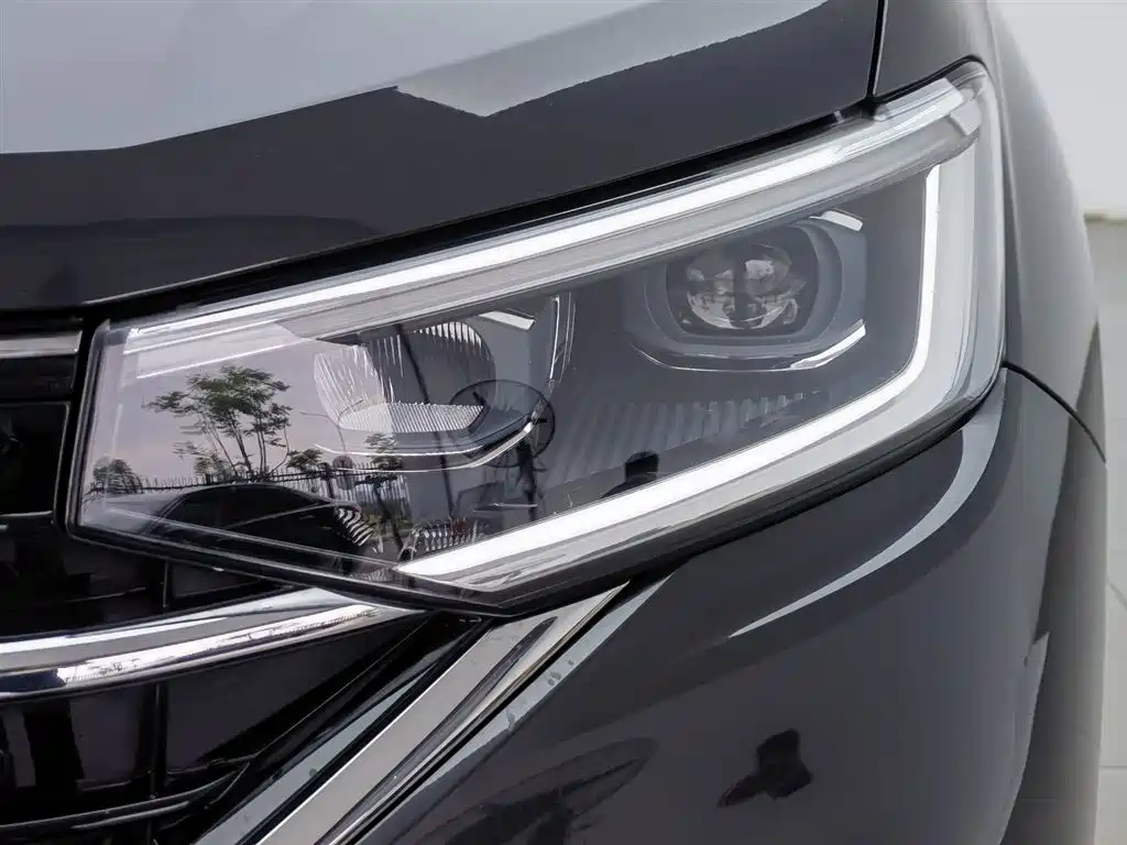 Volkswagen Tayron 2023 330TSI 2WD Luxury Plus Advanced Edition фото 7