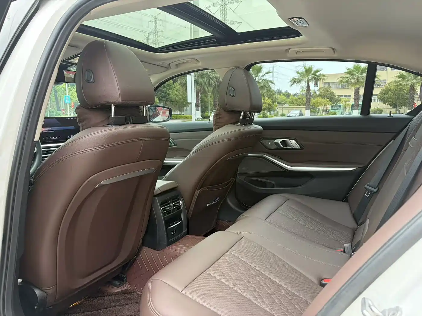 BMW 3 Series 2024 325Li M Sport Shadowline Package фото 7