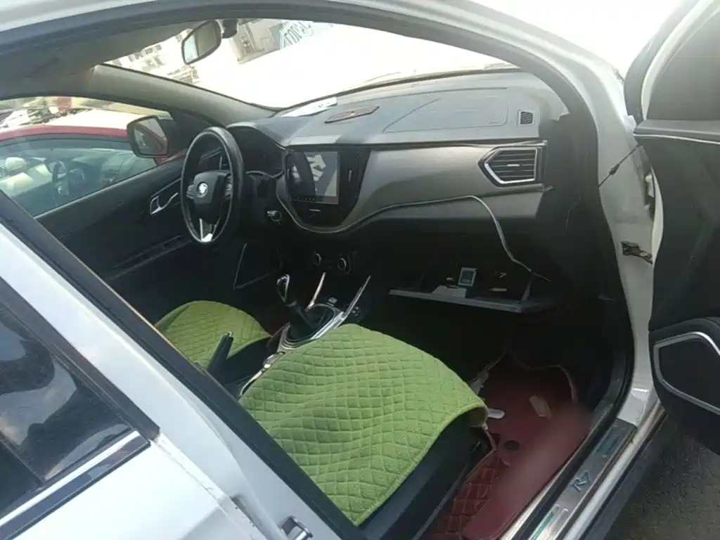 FAW Senya R7 2017 2016 1.6L Manual Luxury