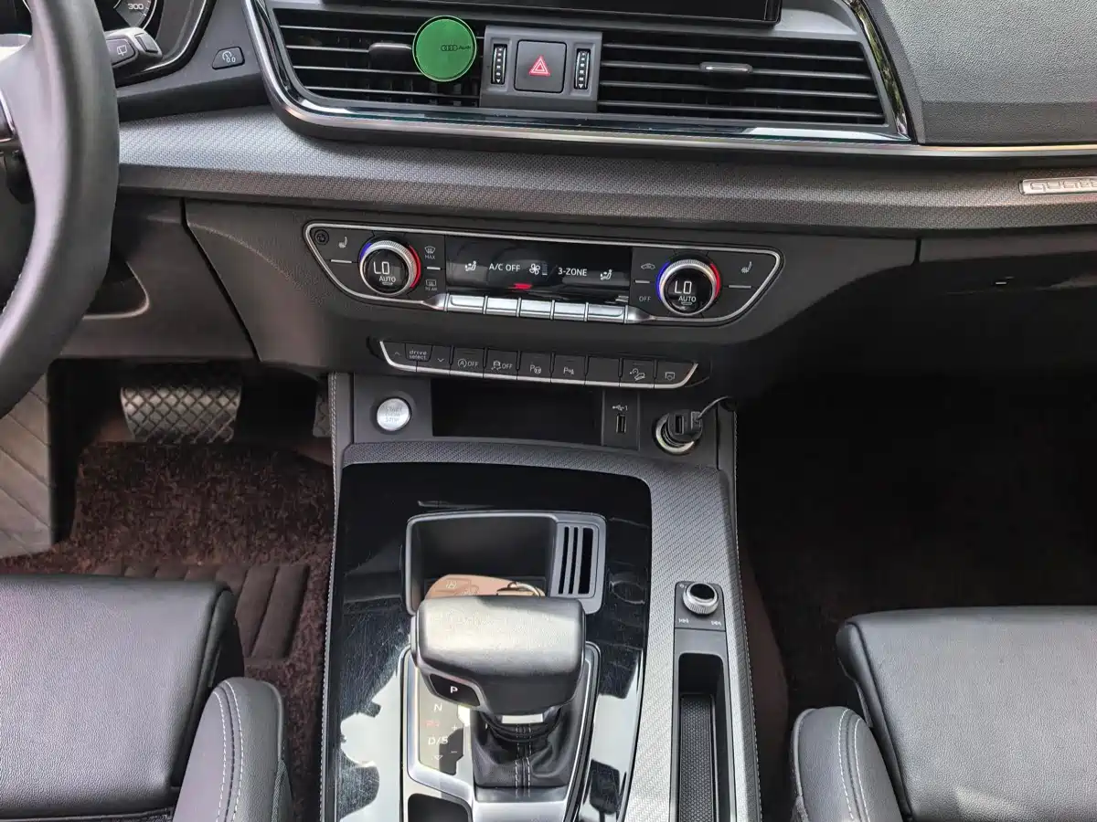 Audi Q5L 2022 40T Luxury Dynamic фото 7