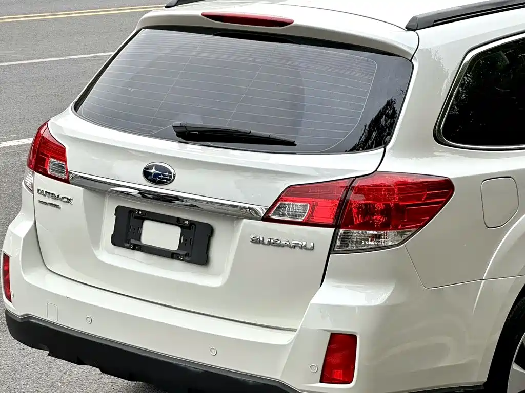 Subaru Outback 2011 2012 2.5i Luxury Edition