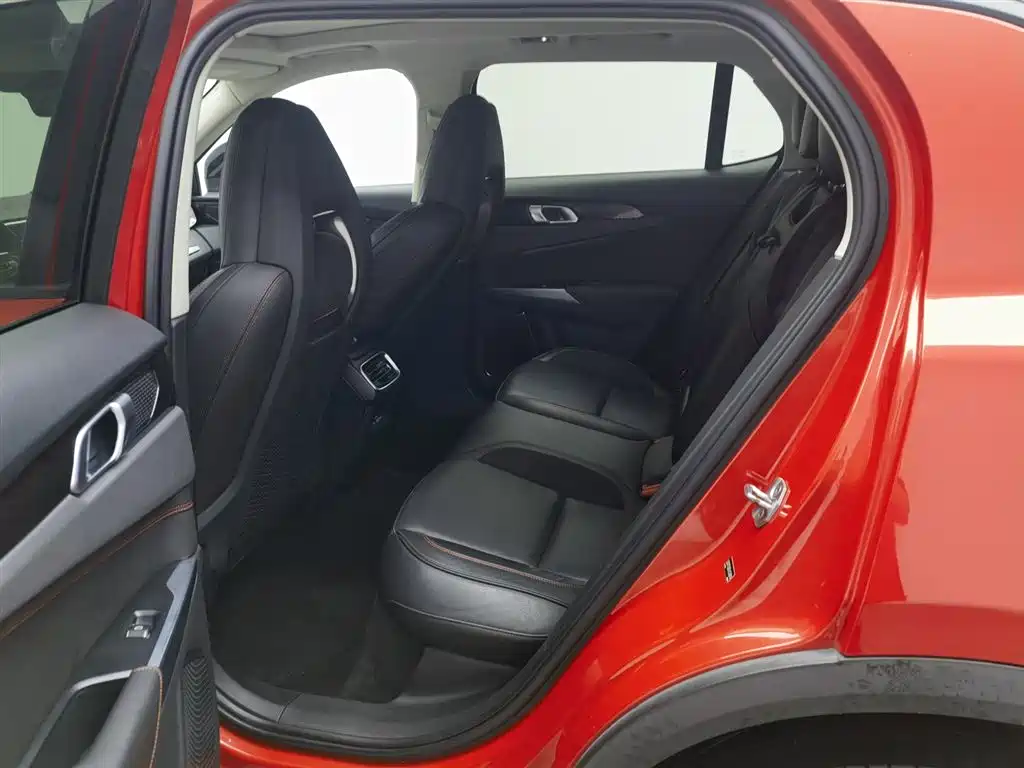 Lynk & Co 01 2017 2.0T AWD Pro фото 15