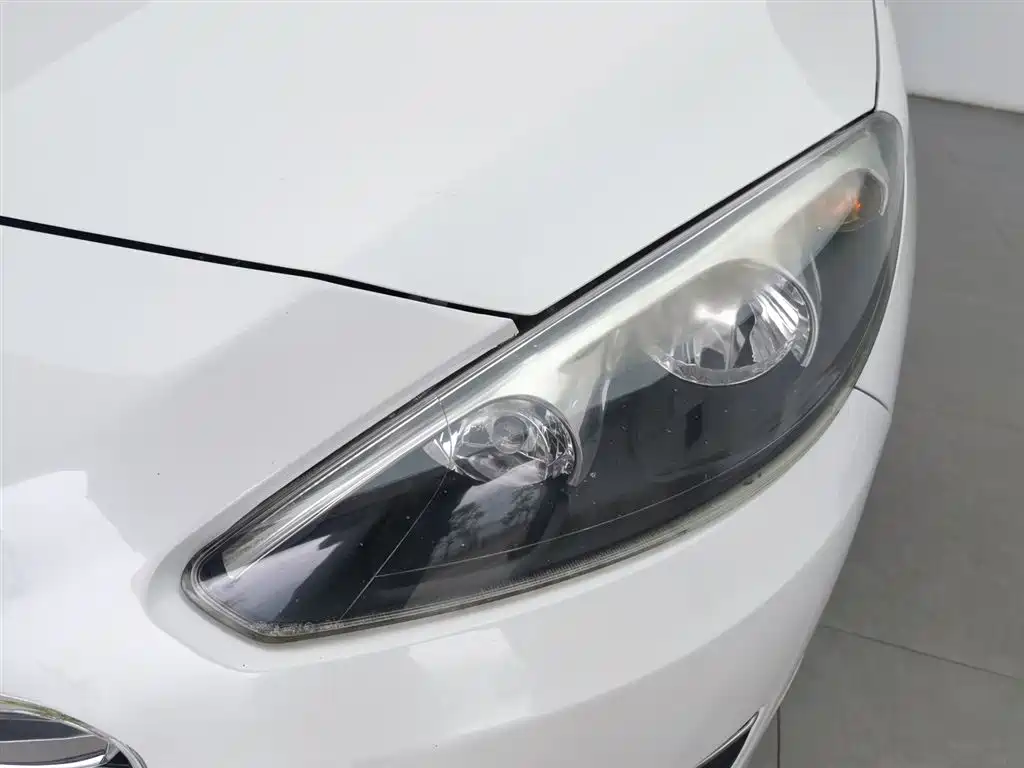 Peugeot 308 2014 Model Joy Edition Classic 1.6L Manual Superior Style фото 7