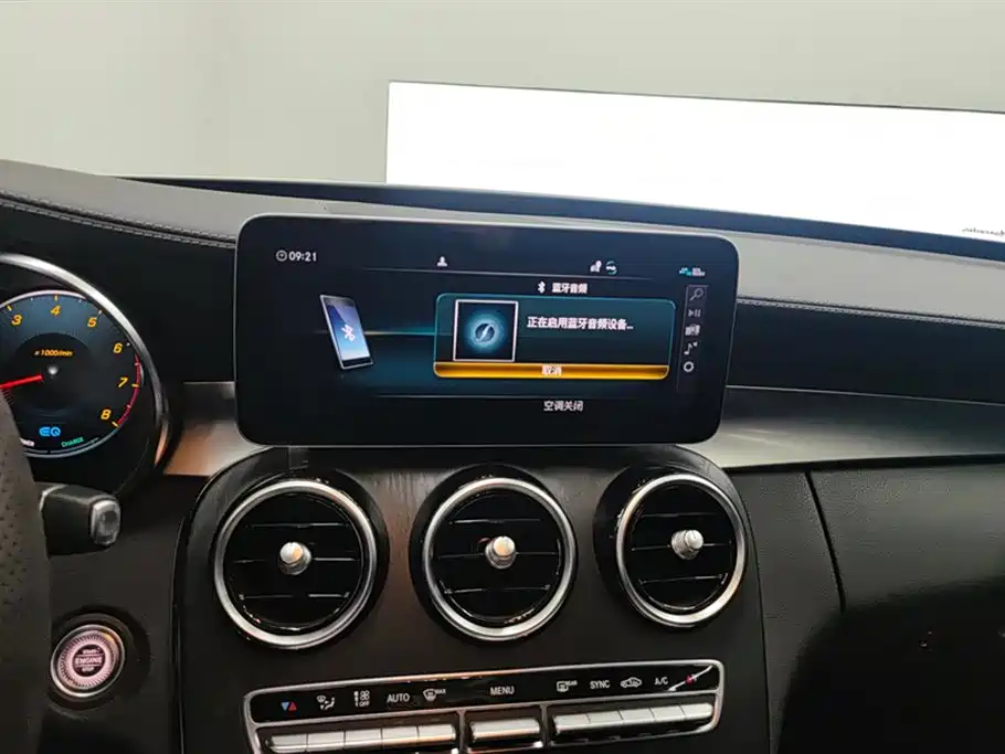 Mercedes-Benz C-Class 2020 Facelift C 260 L Sport фото 13