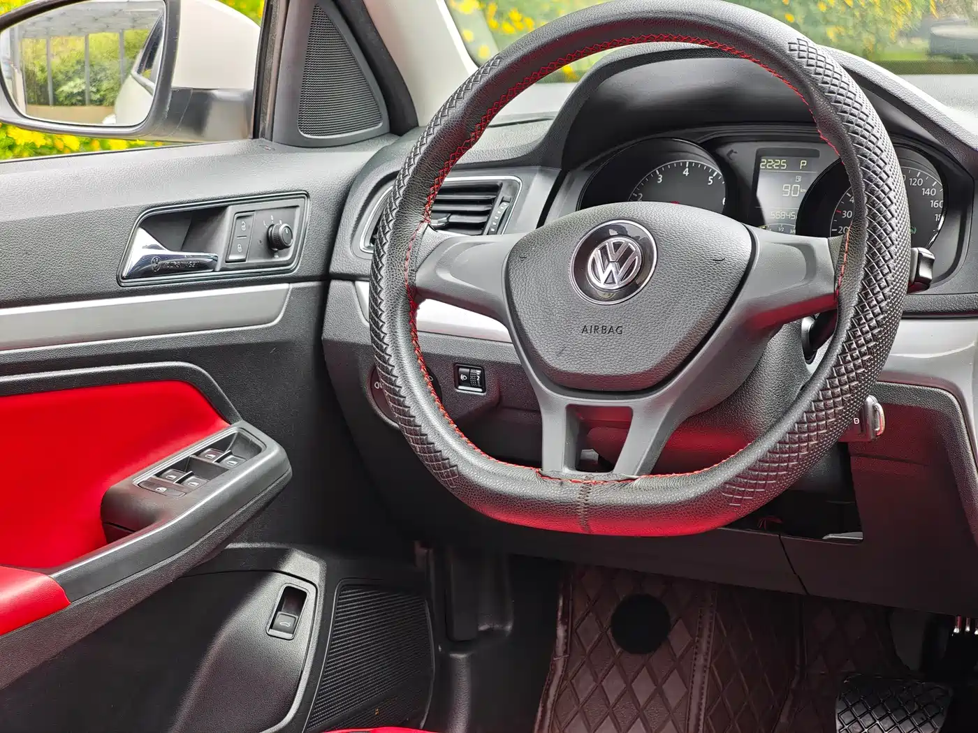 Volkswagen Lavida 2017 1.6L Automatic Trend Edition фото 11