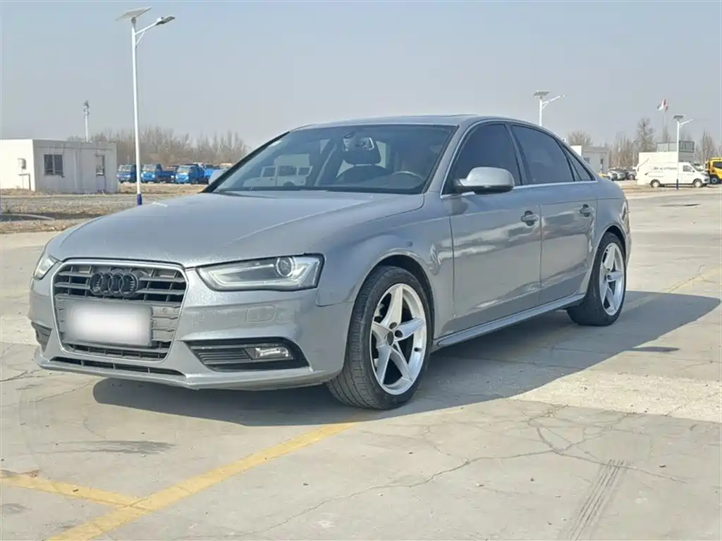 Audi A4L 2013 35 TFSI Automatic Standard фото 2