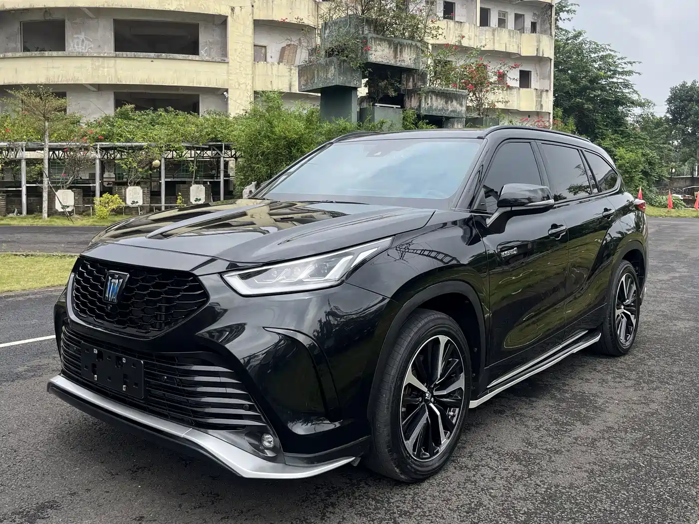 Toyota Crown Kluger 2022 2.5L HEV 4WD Premium Edition фото 2