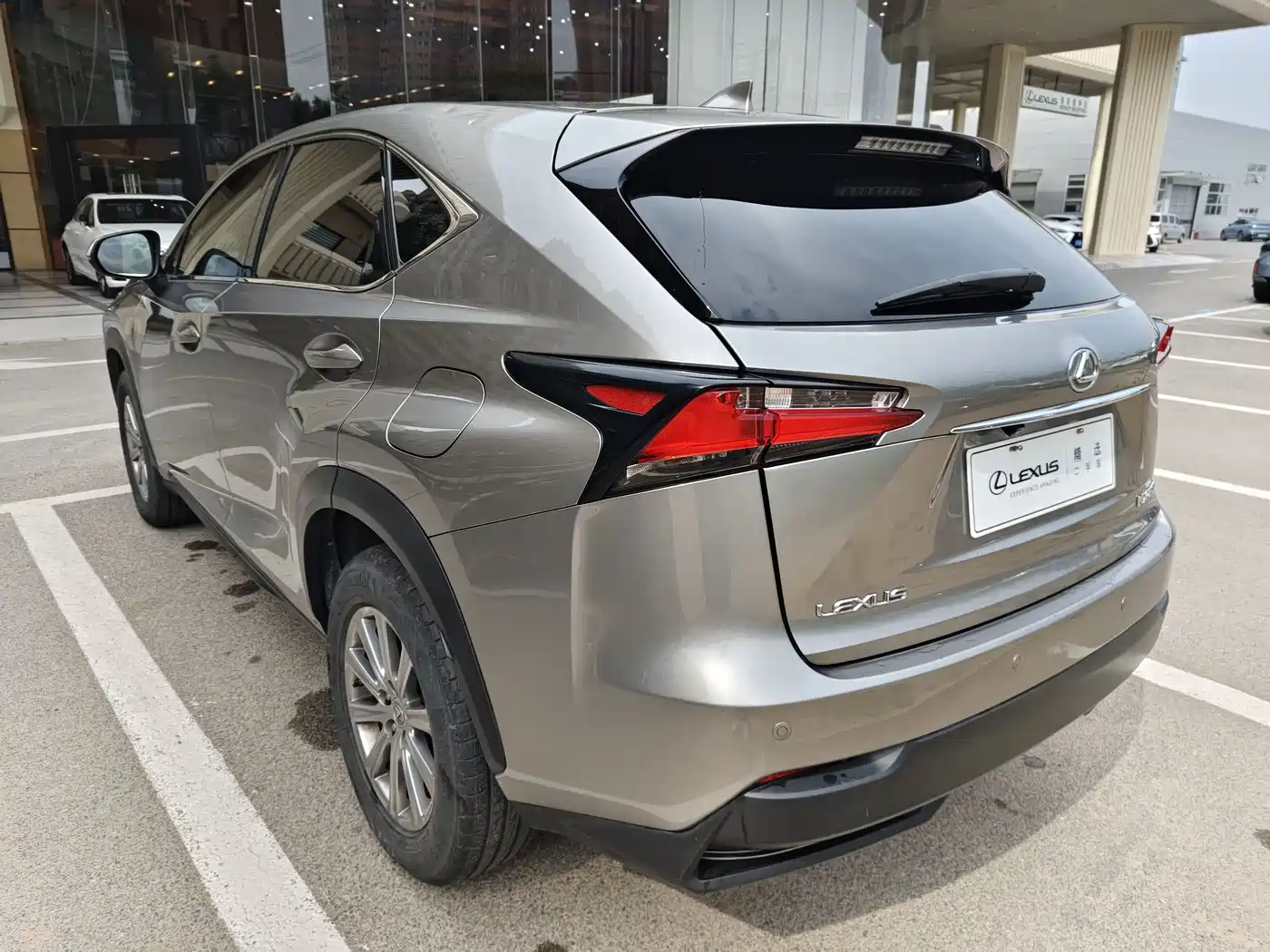 Lexus NX 2015 200 FWD Premium фото 4