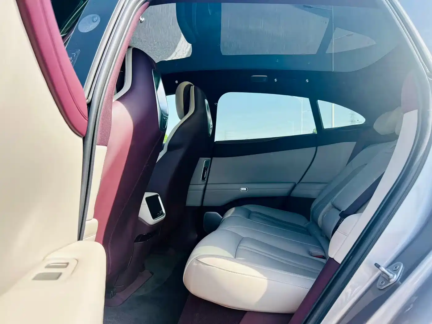 Xiaomi Auto Xiaomi YU7 2025 Extended Range AWD Pro фото 5