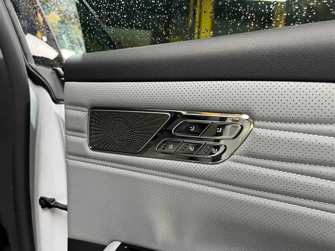 Geely Galaxy Galaxy E8 2025 700km Long Voyage Smart Drive Edition фото 16