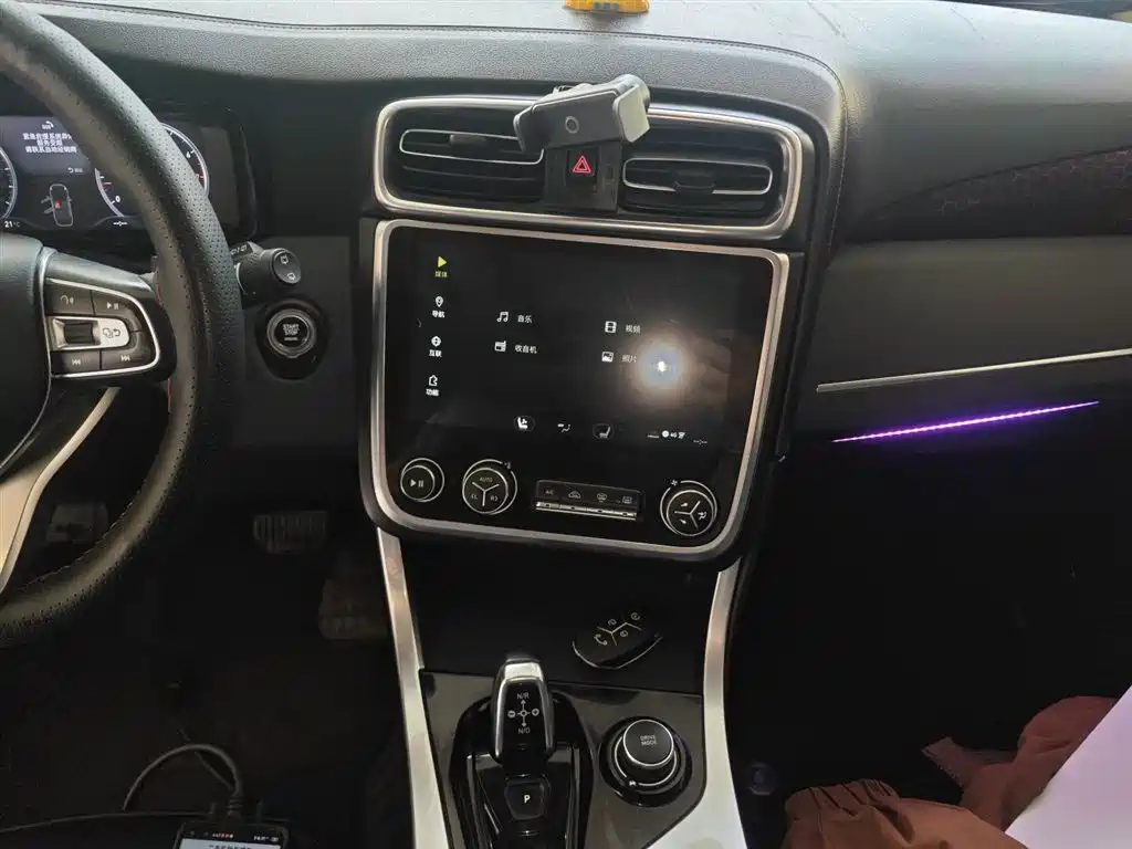 Lynk & Co 01 2017 2.0T AWD Pro фото 13