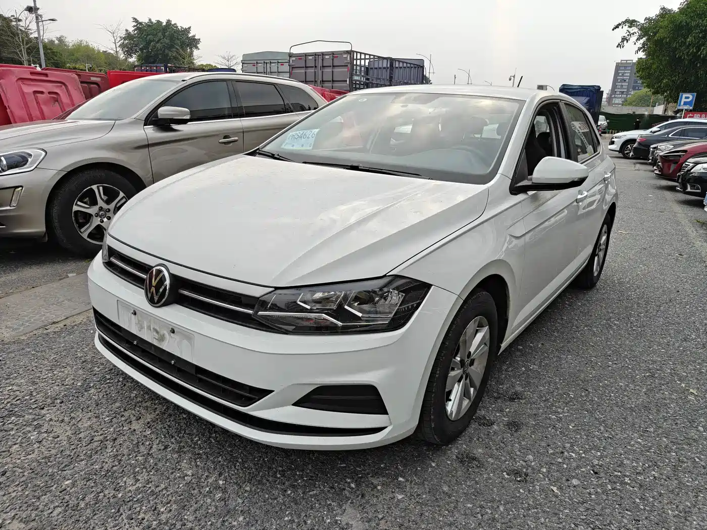 VOLKSWAGEN POLO