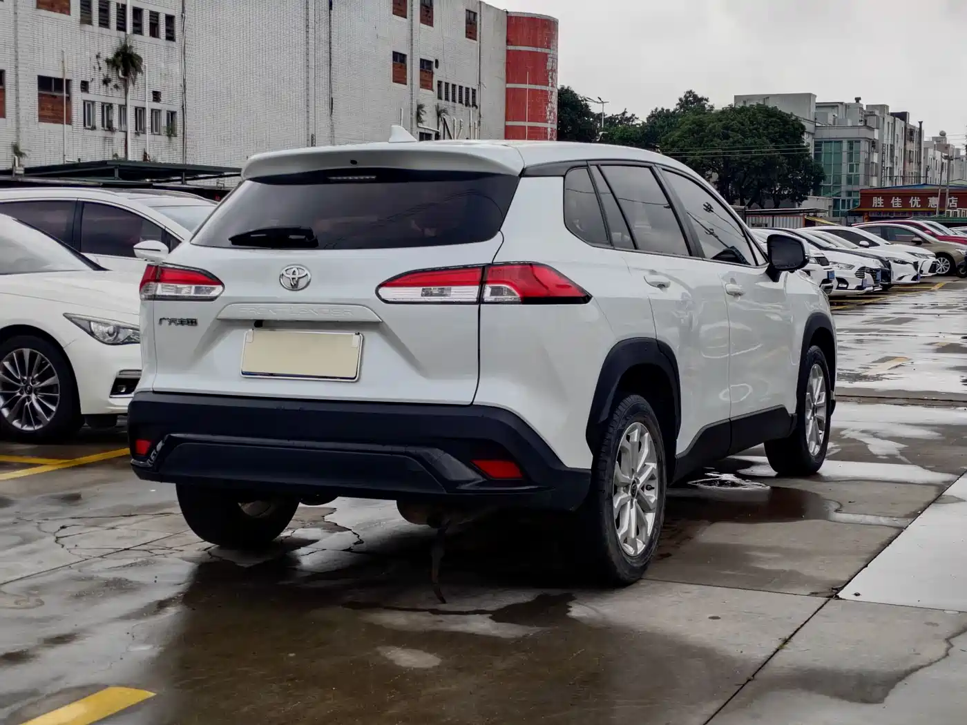 Toyota Frontlander 2023 2.0L CVT Elite Edition фото 6
