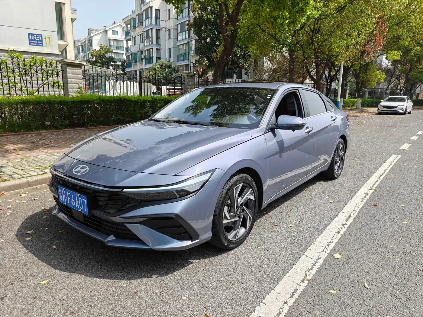 Hyundai Elantra 2023 Model 1.5L CVT LUX Premium Edition фото 2