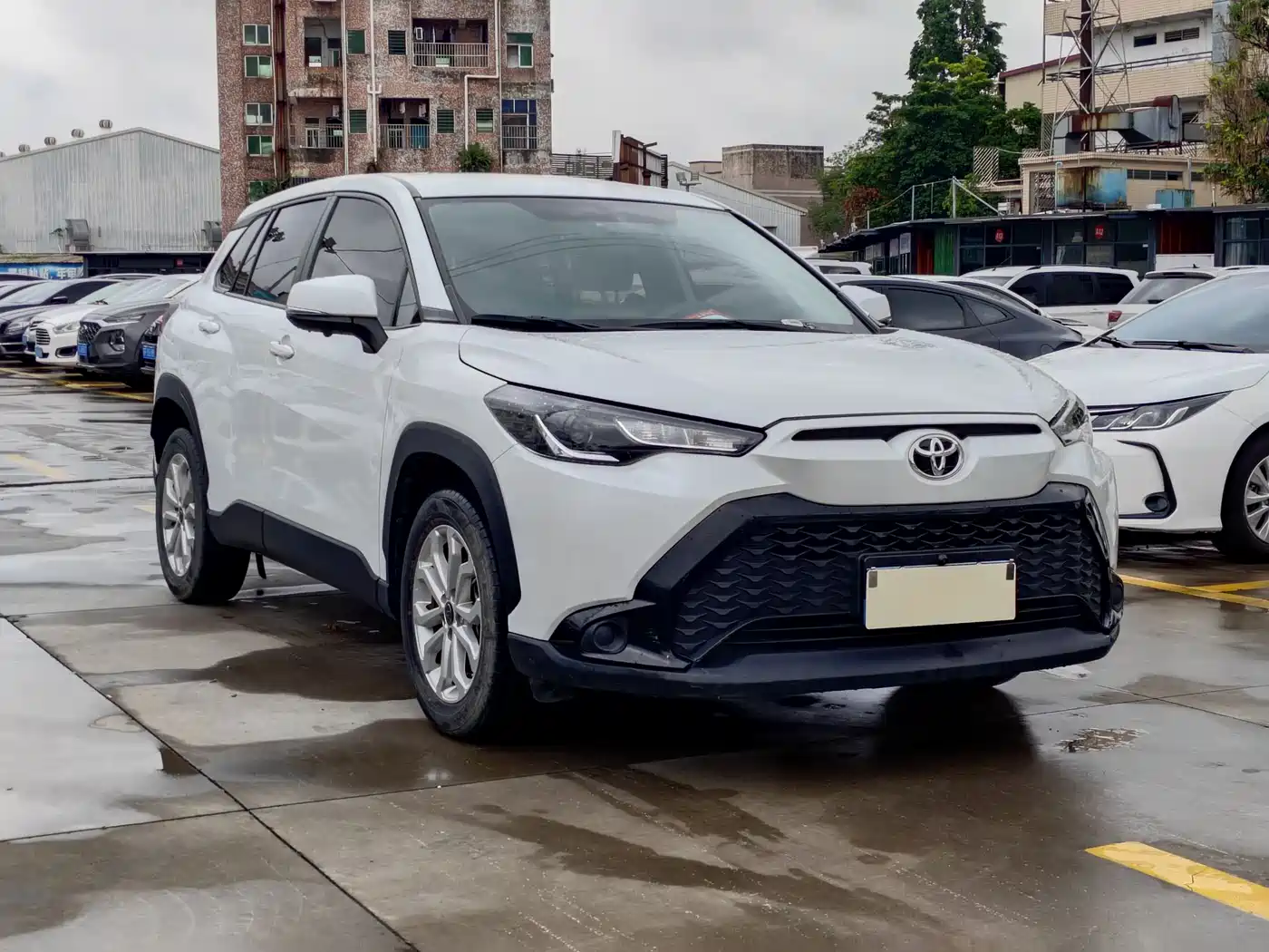 Toyota Frontlander 2023 2.0L CVT Elite Edition фото 3