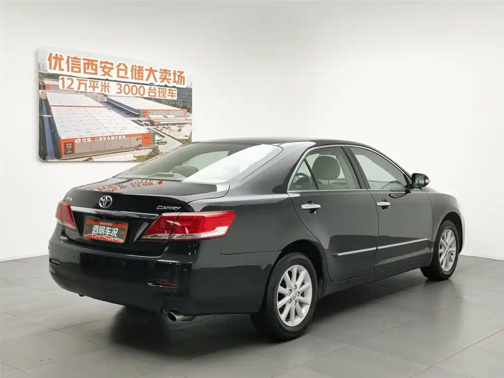 Toyota Camry 2011 200E Elite Sunroof Edition фото 2