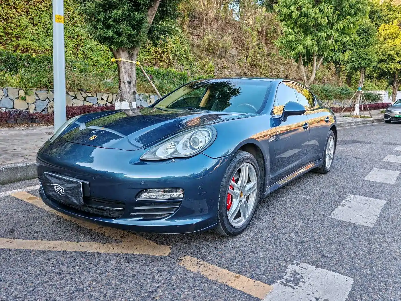 Porsche Panamera 2010 Panamera 4 3.6L