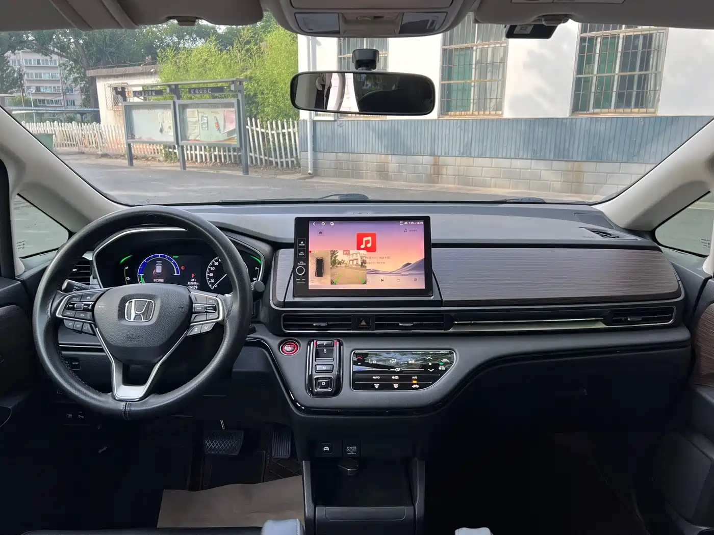 Honda Odyssey 2022 2.0L e:HEV Sharp·Enjoyment Edition фото 17