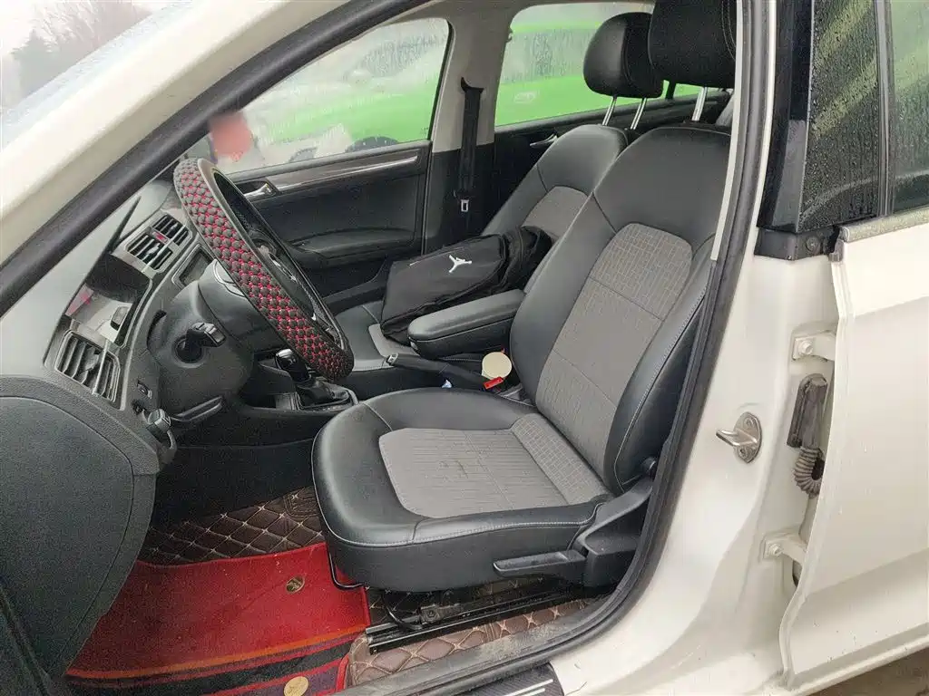Volkswagen Santana 2016 1.6L Automatic Comfort Edition фото 11