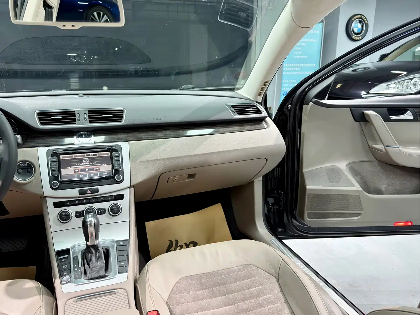 Volkswagen Magotan 2012 Facelift 1.8TSI Premium фото 14