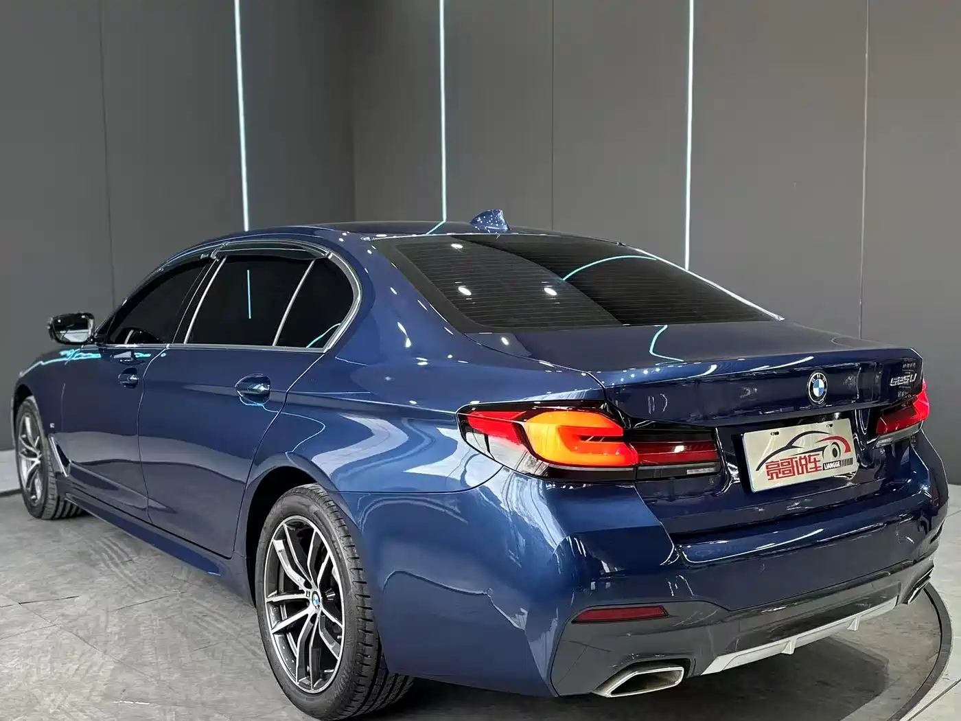 BMW 5 Series 2021 525Li M Sport Package фото 8