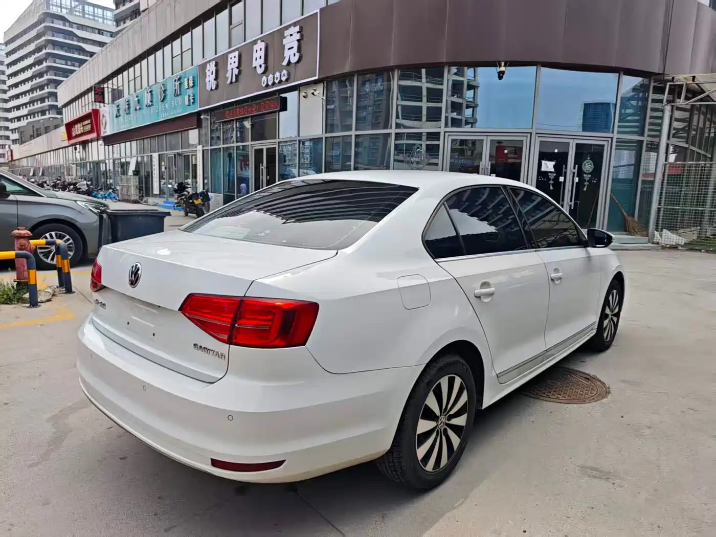 Volkswagen Sagitar 2018 1.6L Automatic Comfort фото 5