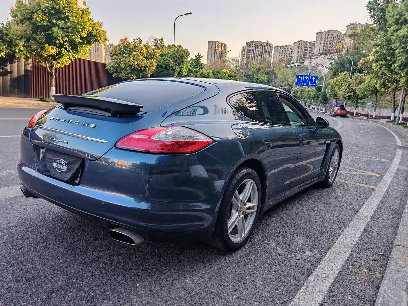 Porsche Panamera 2010 Panamera 4 3.6L фото 4
