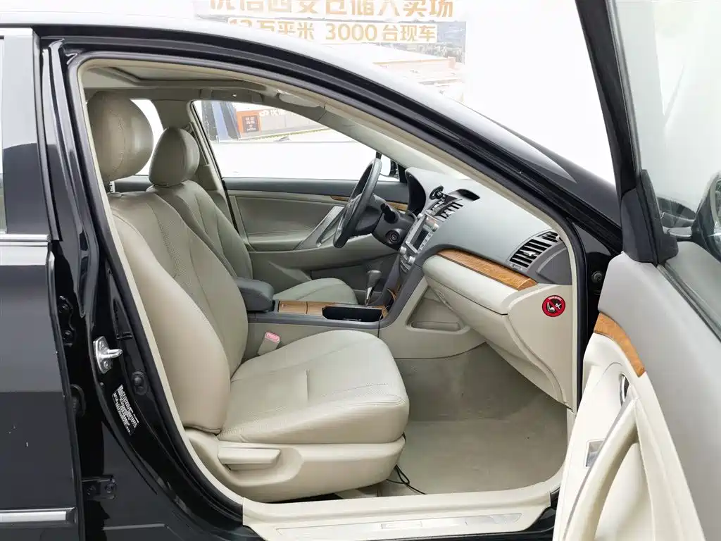 Toyota Camry 2011 200E Elite Sunroof Edition фото 23