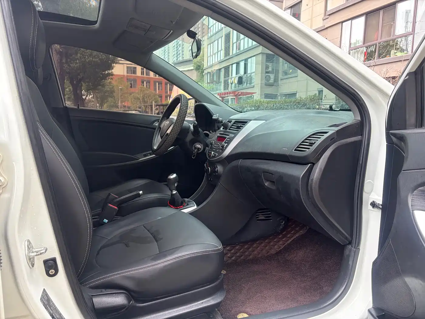 Hyundai Reina 2014 1.4L Manual GLX фото 9