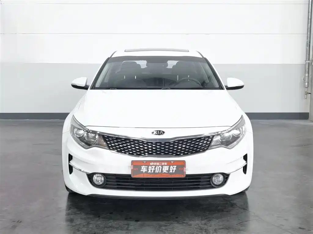 Kia K5 2016 2.0L Automatic LUX фото 3