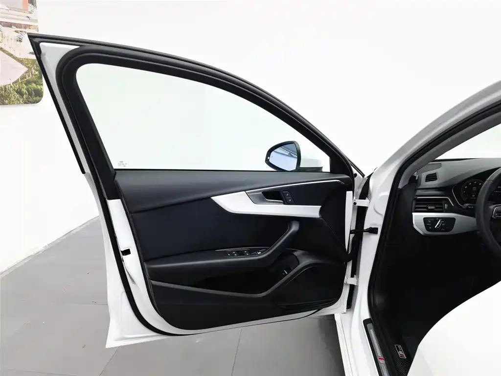 Audi A4L 2020 40 TFSI Fashion Dynamic Edition фото 8