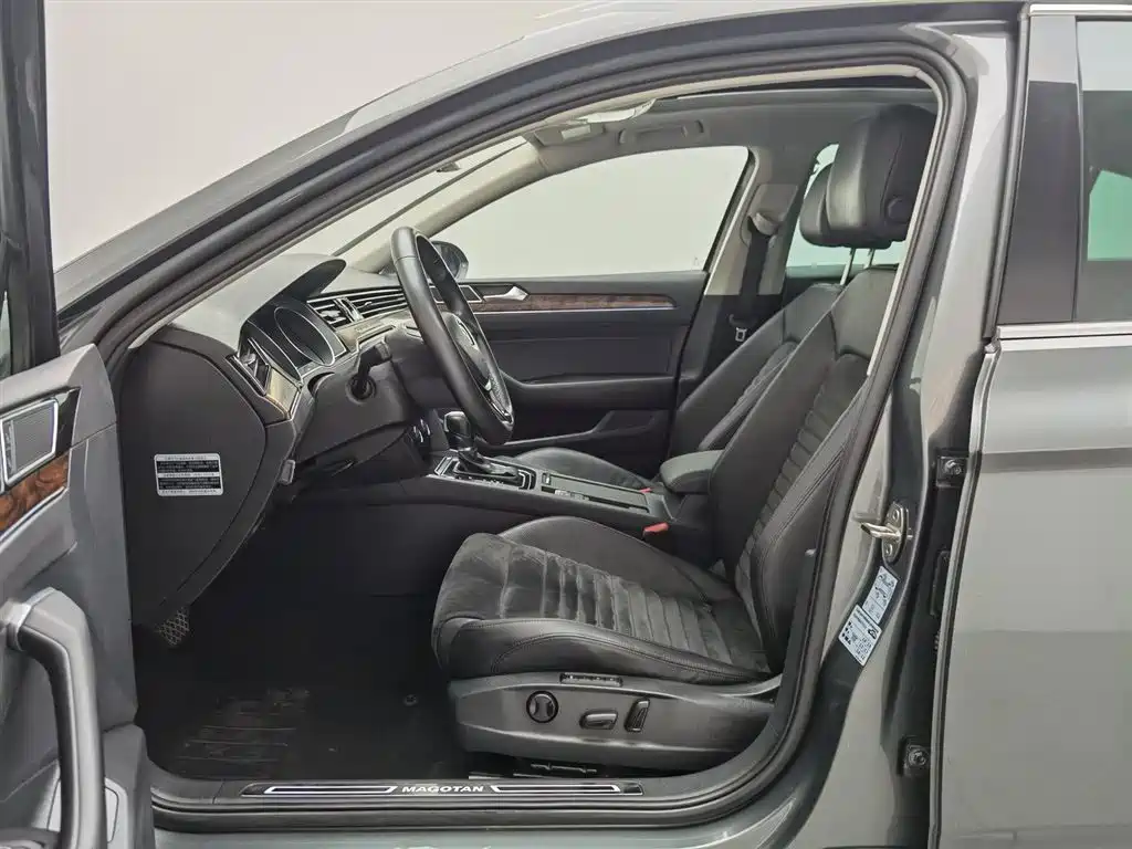 Volkswagen Magotan 2017 330TSI DSG Premium фото 10