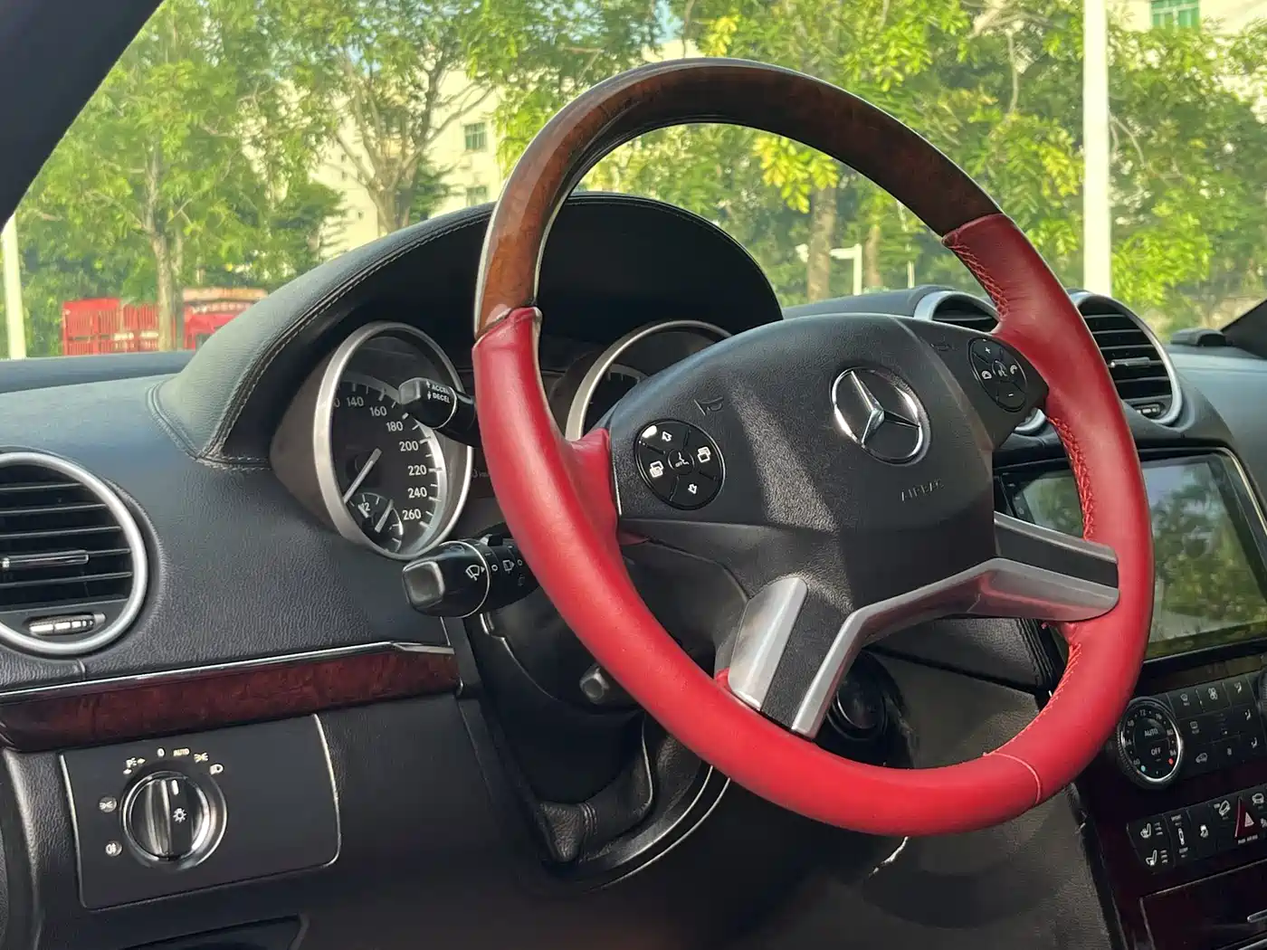 Mercedes-Benz GL-Class фото 13