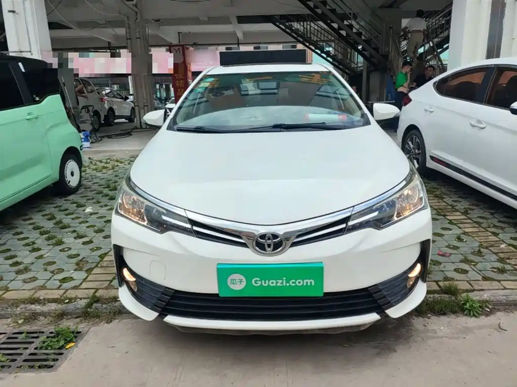 Toyota Corolla 2017 Facelift 1.2T S-CVT GL-i фото 3
