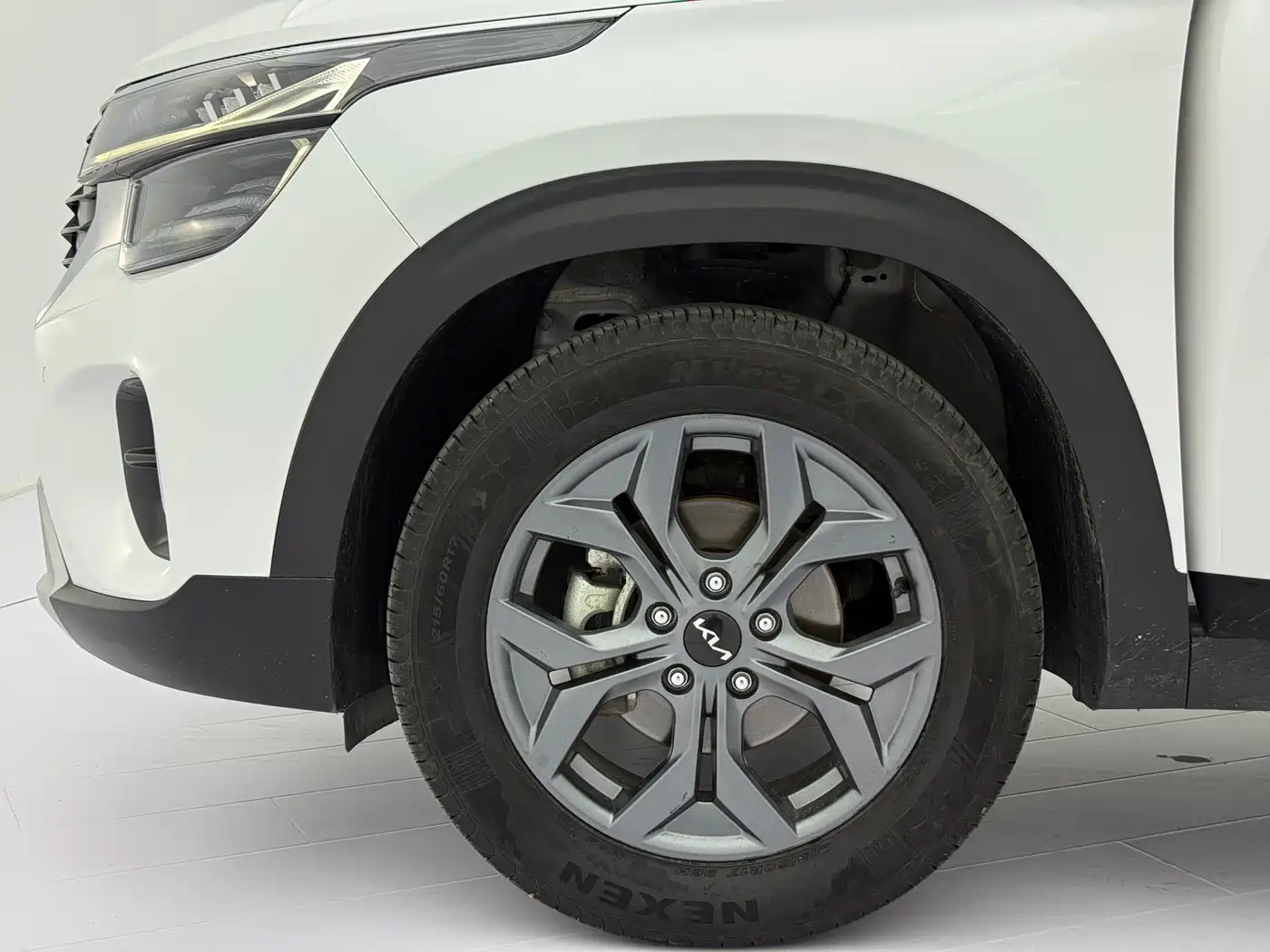 Kia Seltos 2023 1.5L CVT Luxury Edition фото 20